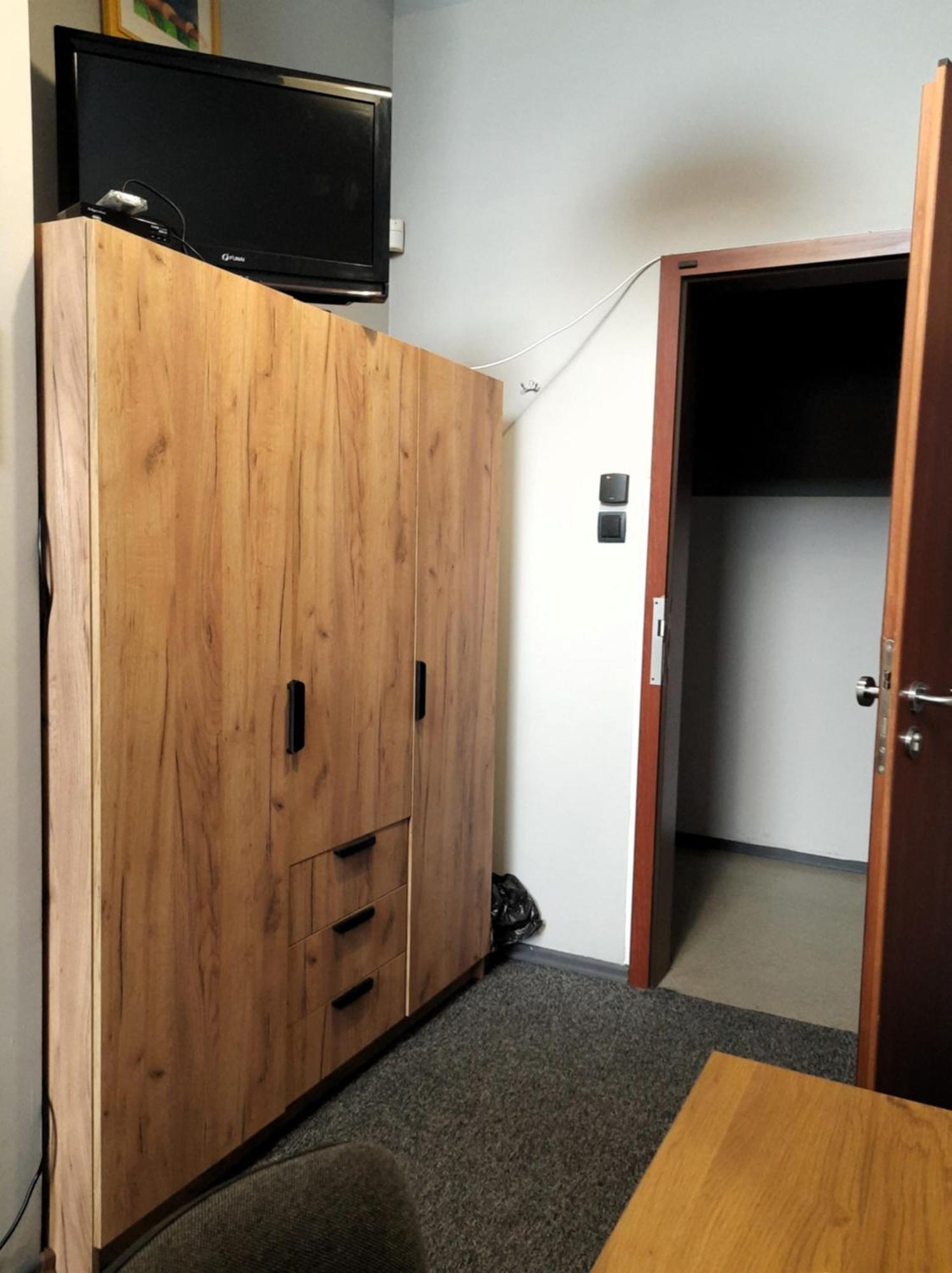 Go Hostel Rewolucji Лодзь Екстер'єр фото