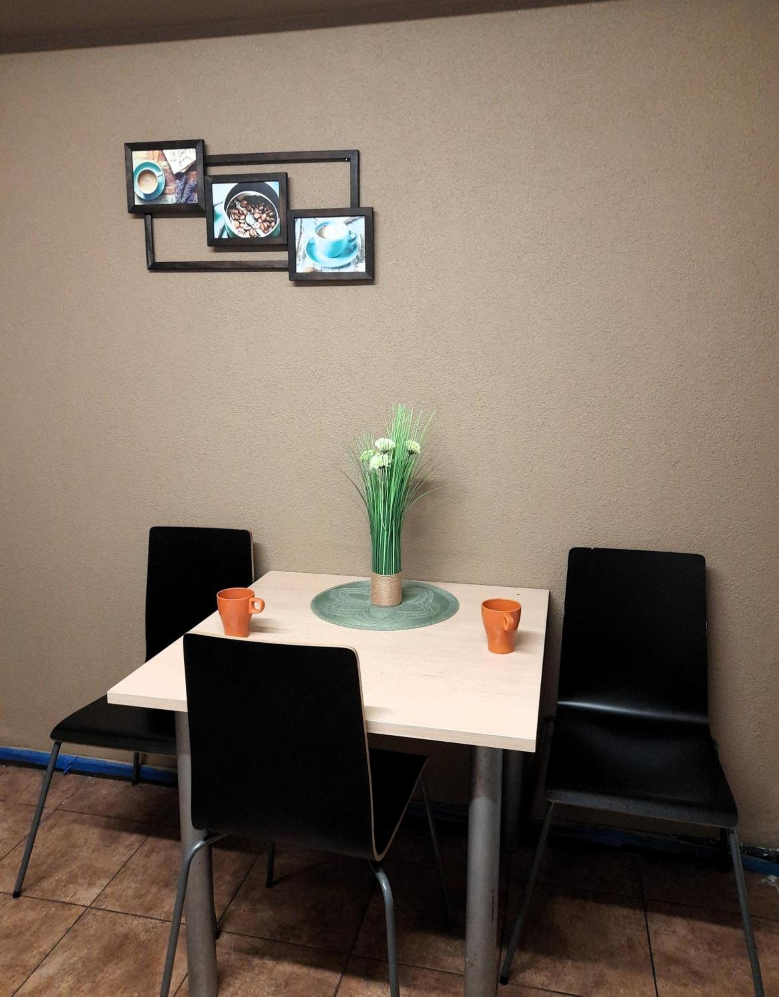 Go Hostel Rewolucji Лодзь Екстер'єр фото