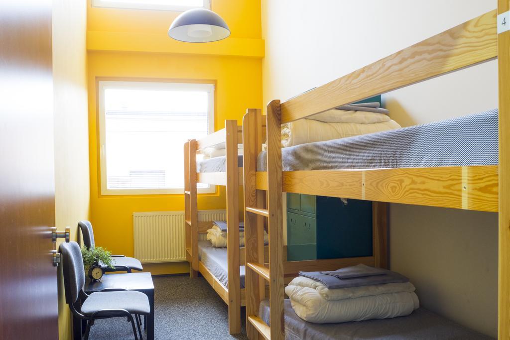 Go Hostel Rewolucji Лодзь Екстер'єр фото