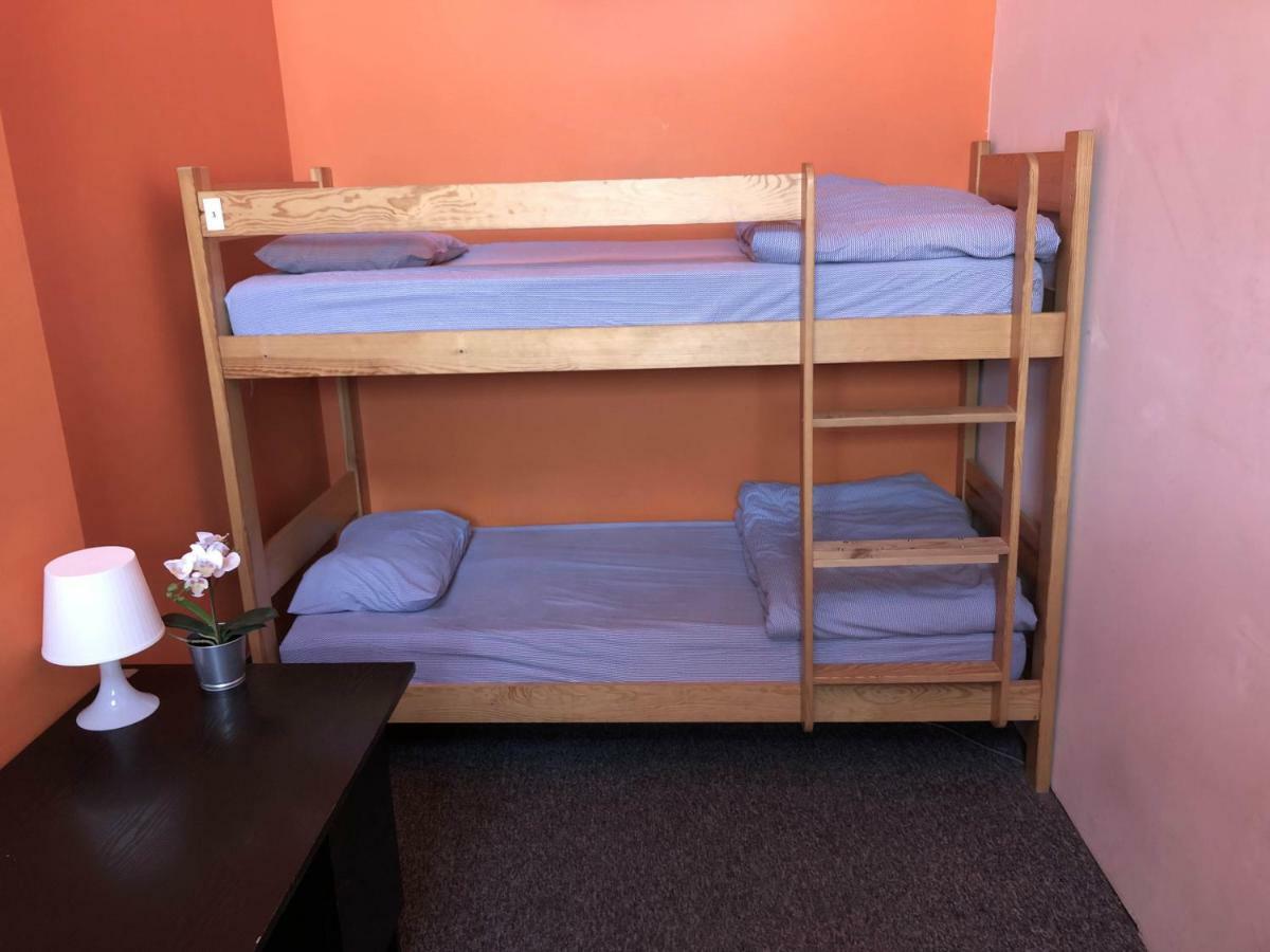 Go Hostel Rewolucji Лодзь Екстер'єр фото